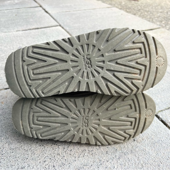 UGG Gray Shearling Boots with Bows - Picture 16 of 16